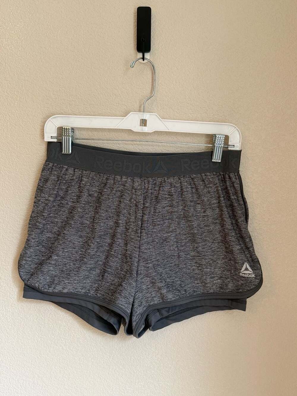 Reebok Women's Gray Heather Cardio Running Athletic Workout Shorts